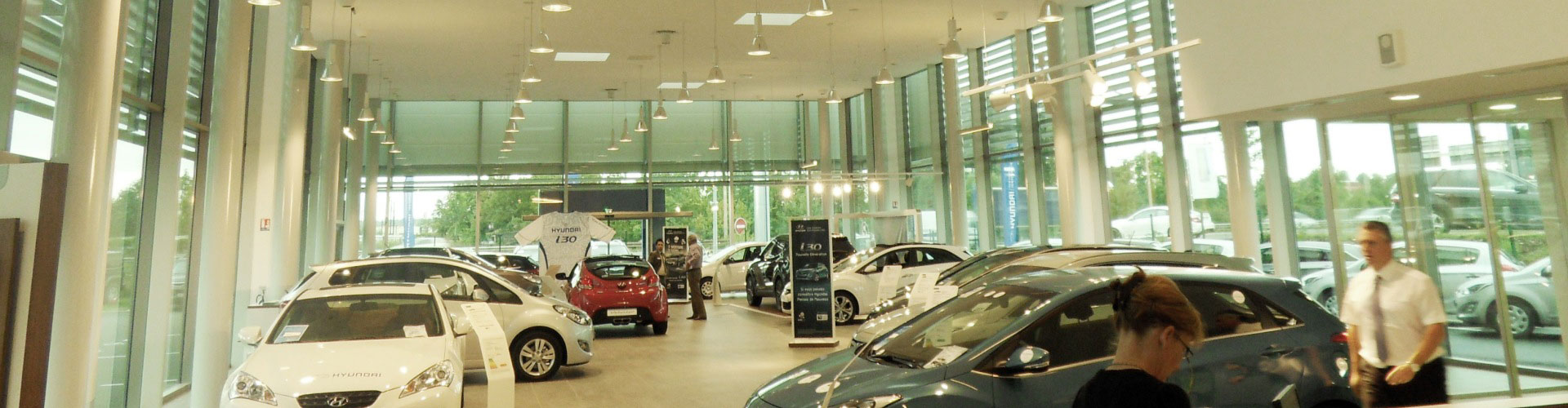 Airius Destratification Fan Installations in Showroom Buildings - Banner 7