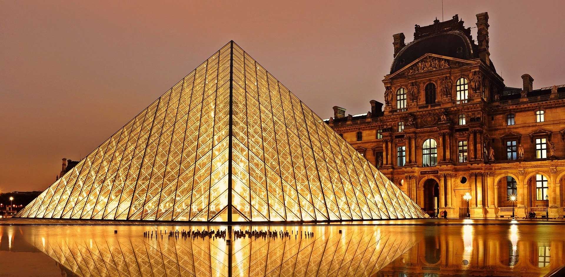 Architectural Lighting Illuminating The Lourve