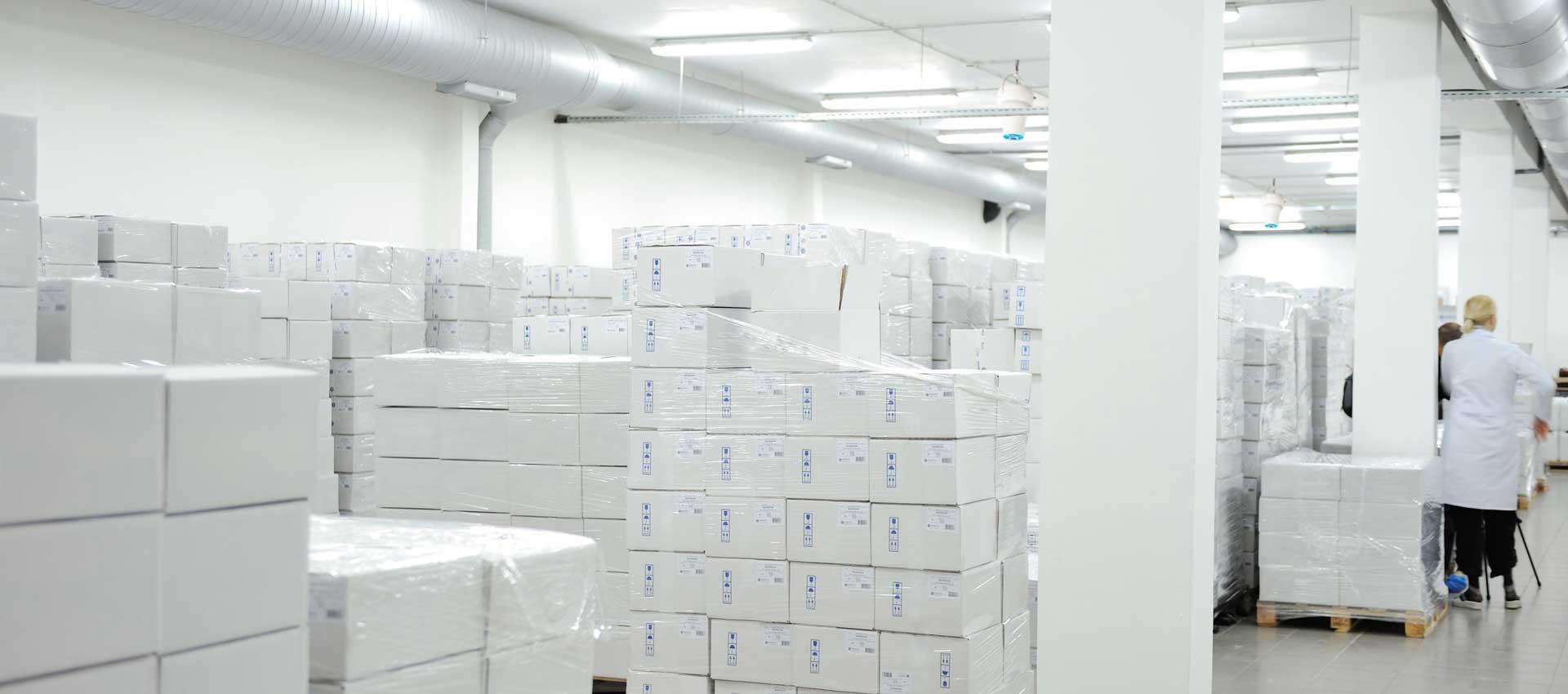 Airius PureAir PHI Destratification Fan and Air Purification System Installed In Pharmaceutical Warehouse